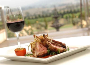 Nghệ thuật kết hợp thức ăn và rượu vang